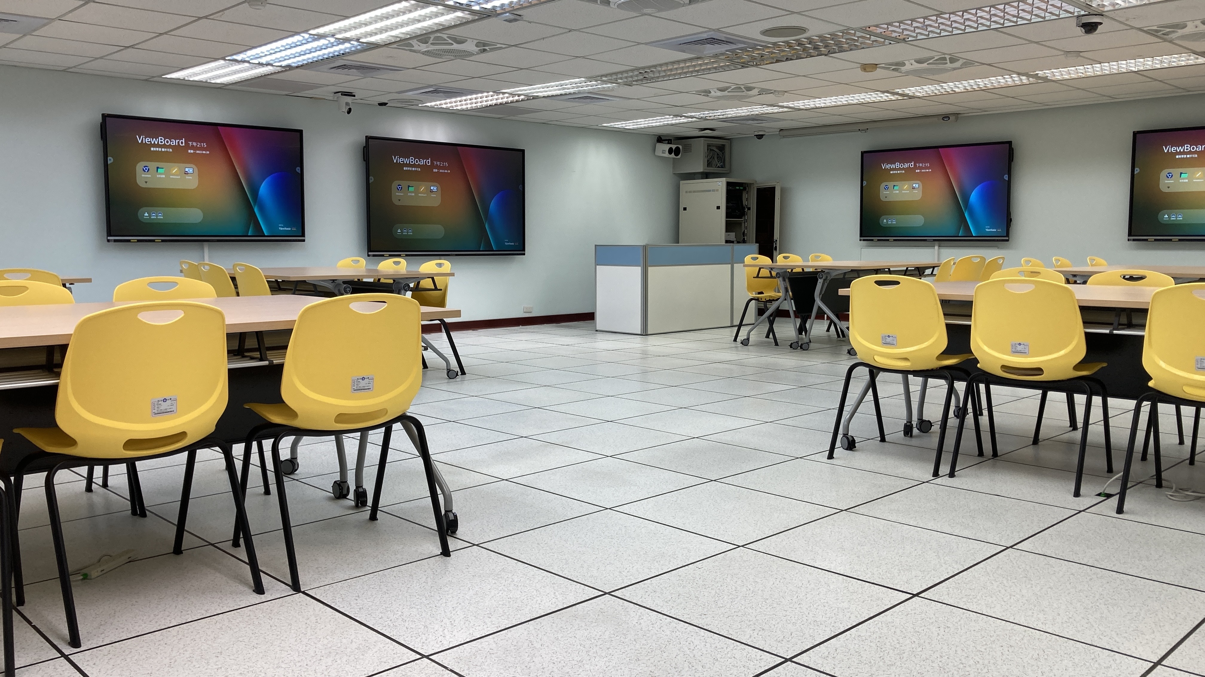 62.【學習熱情】110年建置高效能網路設備與空間，優化校園數位教學環境